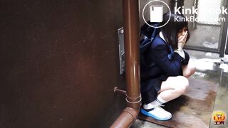 Schoolgirl shit at the building part3