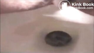 Girls Pooping - video 5
