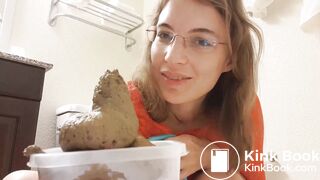 Big pile of shit in a lunch box