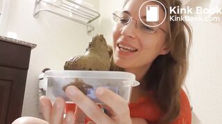 Big pile of shit in a lunch box