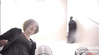 Panty pooping Woman - video 3