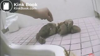 Panty pooping Woman - video 3