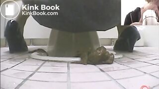 Panty pooping Woman - video 3