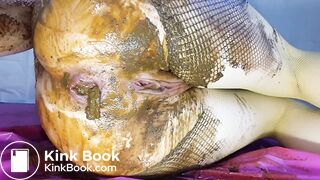 Fishnet pantyhose shitting and toying - video 2