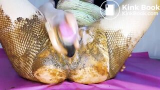 Fishnet pantyhose shitting and toying - video 2