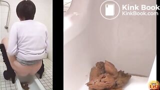 a girl poop