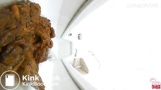 Japanese shitting on toilet. - video 2