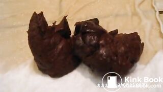 Milf pooping - video 3