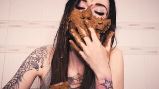 Diving Into My Beautiful Pile of Shit !!