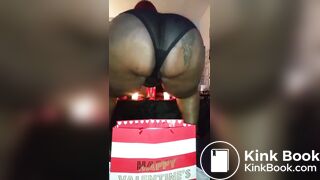 Big Booty ebony shits in a bag