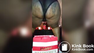 Big Booty ebony shits in a bag