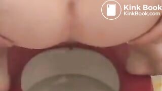 Cute girl pooping - video 6