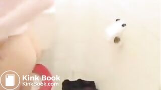 Cute girl pooping - video 6