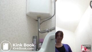 Super rare video of an 18 years old Japanese girl pooping