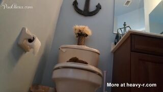 Sexy Girl pooping - video 6