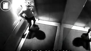 woman pooping in public 6