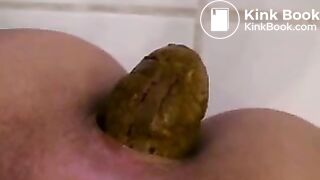 I bet it tastes like chocolate - Cute girl Poops