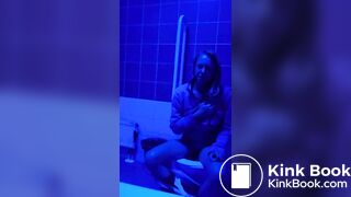 Girl Shitting Hard