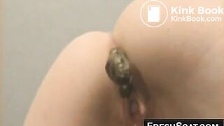 Sexy Girl pooping - video 5