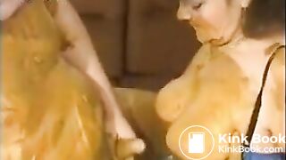 Mature souple love scat