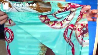 Betty pooping in her blue leggings