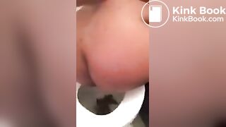 Ebony women dropping a turd