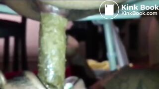 Black couple eating scat (short vid)