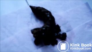 Girl gently shitting on TP (original content)