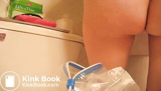 Toilets - Cute American Girl Pooping [2]