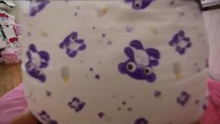 Girl poops diaper while fucking