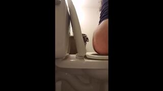 BBW Dropping A Nasty Load In The Toilet