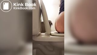 BBW Dropping A Nasty Load In The Toilet