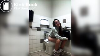Toilets - Crazy American Girl Shitting [2]