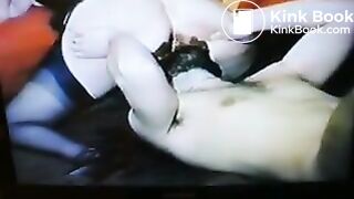 Sexy girl pooping - video 9