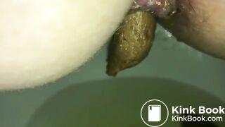 Me Shit and piss in toilet