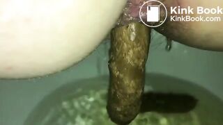 Me Shit and piss in toilet