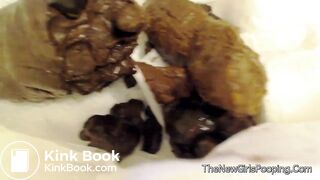 Gorgeous Girl Squeezes Big Turd Out