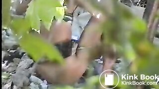 Voyeur caught two girls pooping at the beach