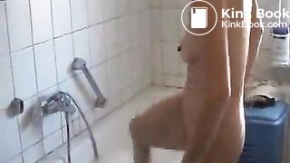 homemade scat milf in bubble bath