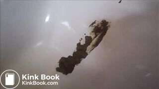 Bubble butt girl shitting in bathtub