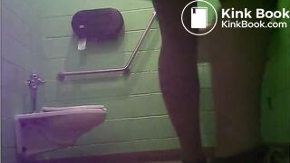 Girls pooping on the toliet - video 10