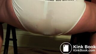 Panty shitting - video 4