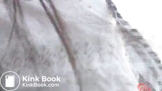 Jap girl shits on the roof