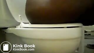 Ebony women caught pooping and farting