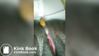 Chubby ebony girl shits