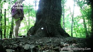 Pregnant Babe Outside Shitting