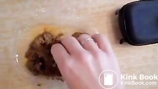 Close up shitting - video 6