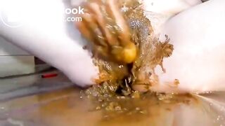 Scat fisting pussy play