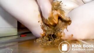 Scat fisting pussy play