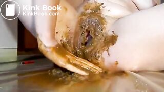 Scat fisting pussy play